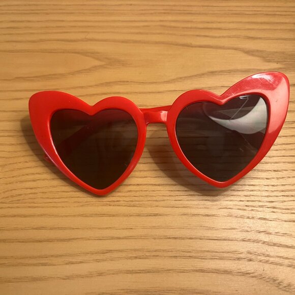 Bride-to-be sunglasses (1) & red, heart-shaped sunglasses (2) - Picture 2 of 3